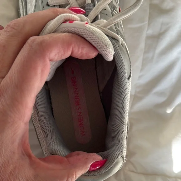 Nike Gray and pink Sneakers - Picture 6 of 10